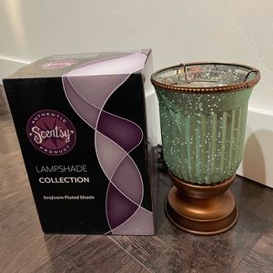 Scentsy Lampshade warmer